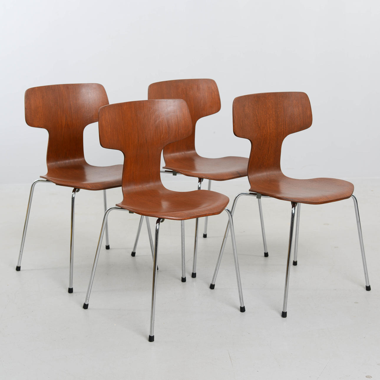 ARNE JACOBSEN. Stolar, 4 st, "T-Stol", modell 3103, Fritz Hansen, Danmark